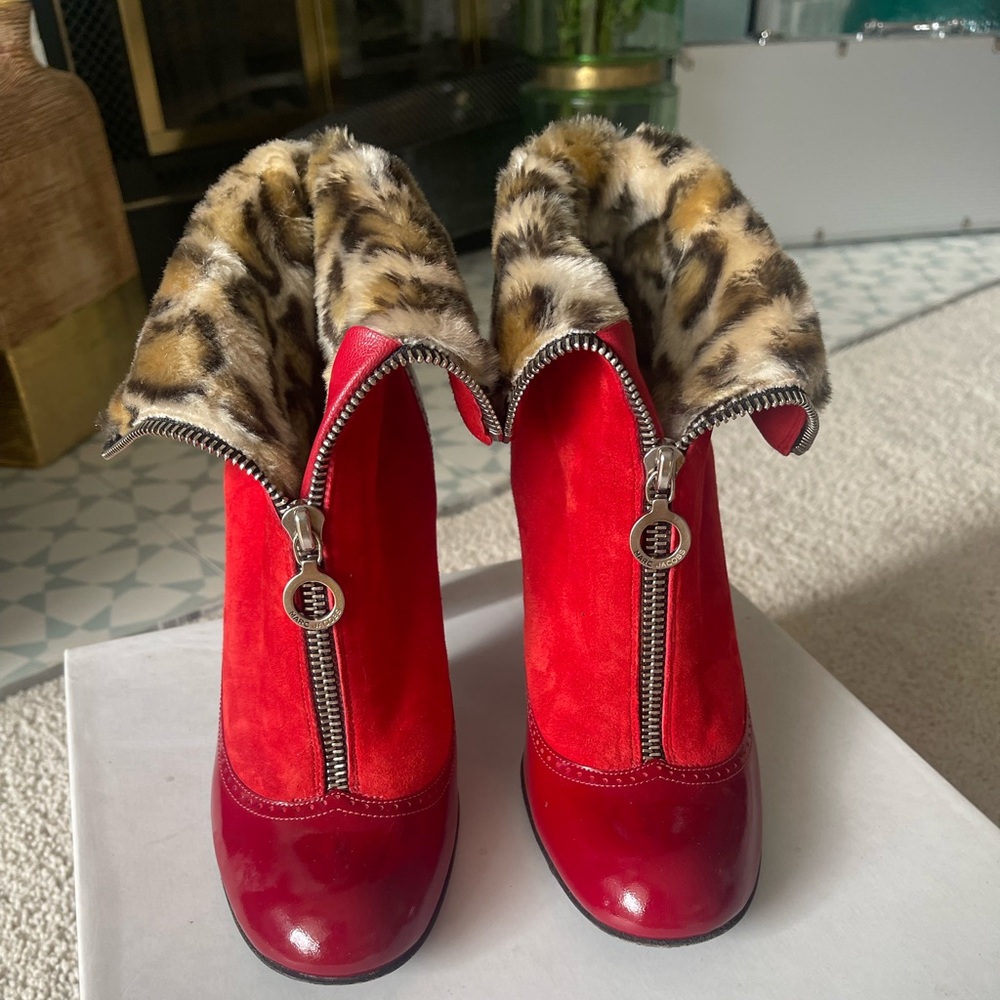 Marc Jacobs suede red boots with faux fur inside.